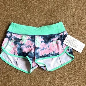 Lululemon Speed Short *4-way Stretch 2.5" Clouded Dreams Multi / Menthol